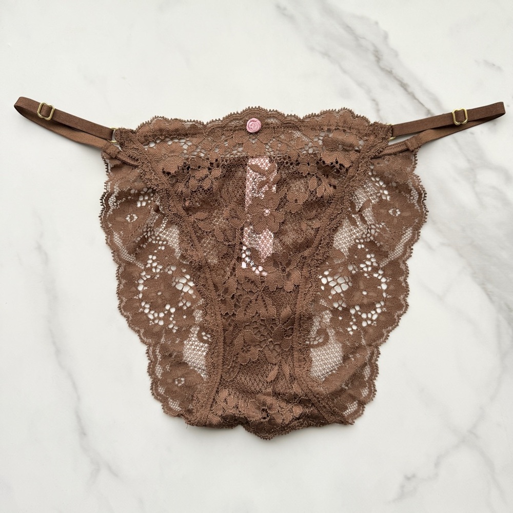 NWT VICTORIA’S SECRET DREAM ANGELS LACE ADJUSTABLE STRING BIKINI PANTY IN MOUSSE